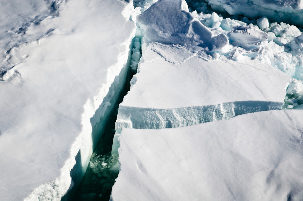 Cracks RV Polarstern Fram Strait Arctic Arktis Ice Eis Sea Meer