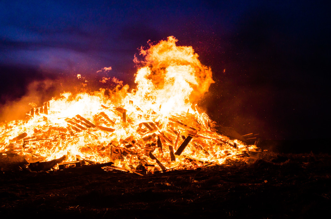 Heat Bonfire Fire Feuer Easter Oster Osterfeuer Night Nacht
